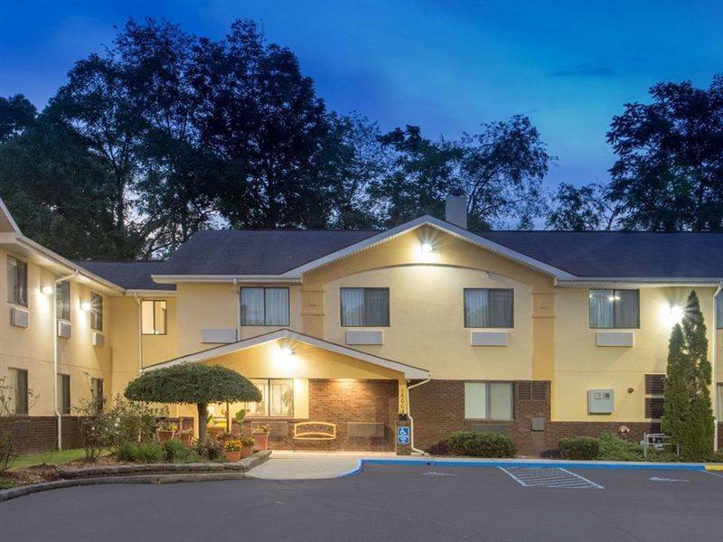 Super 8 By Wyndham Radford Va Hotel Ngoại thất bức ảnh
